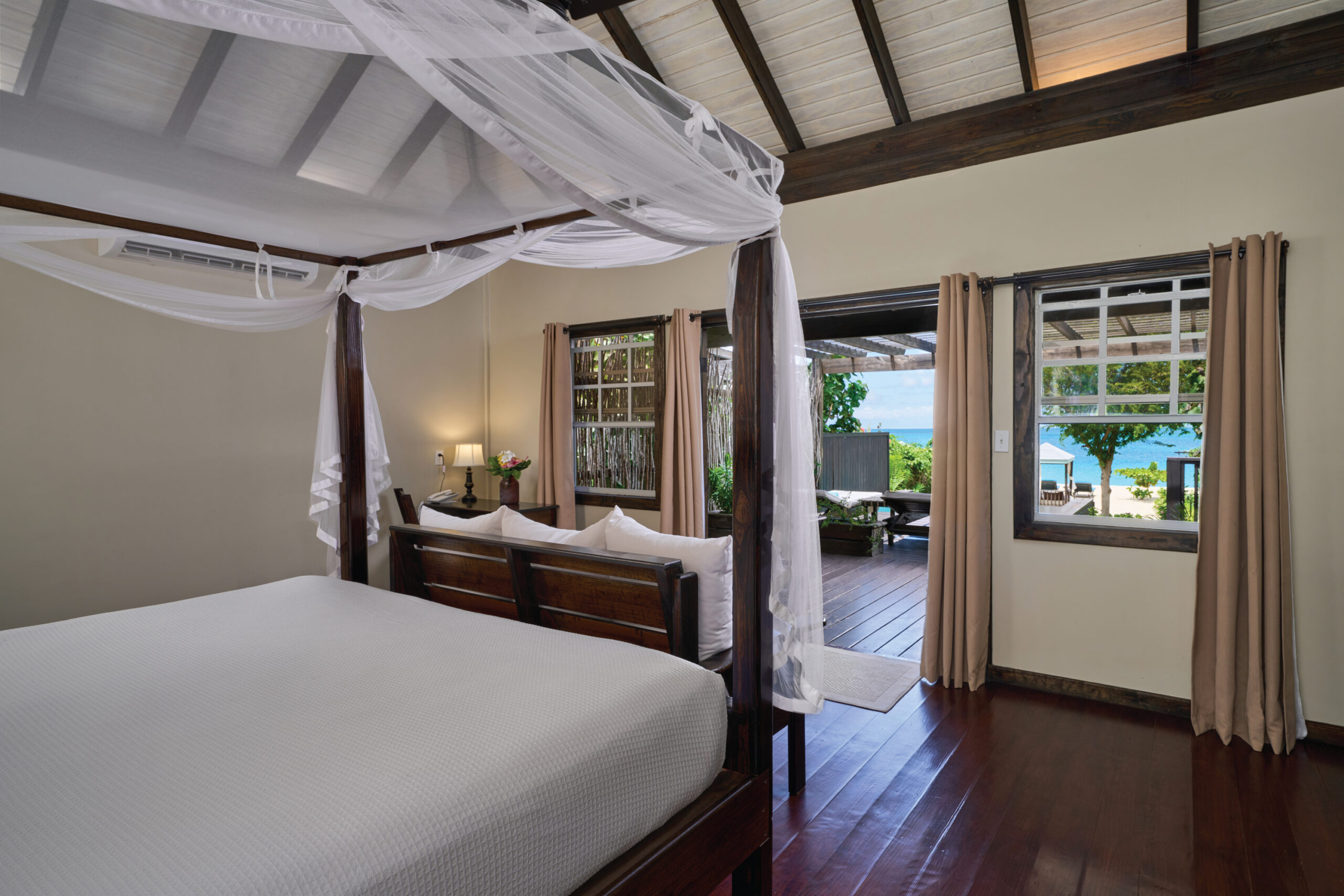 01-Keyonna-Beach-Beachfront-Sanctuary-Pool-Cottage-Interior-Signature-LowRes