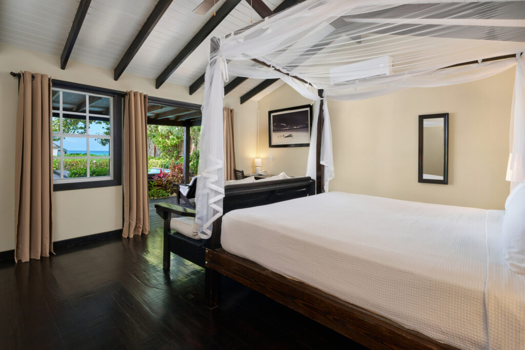04-Keyonna-Beach-Beachfront-Sanctuary-Cottage-Bedroom