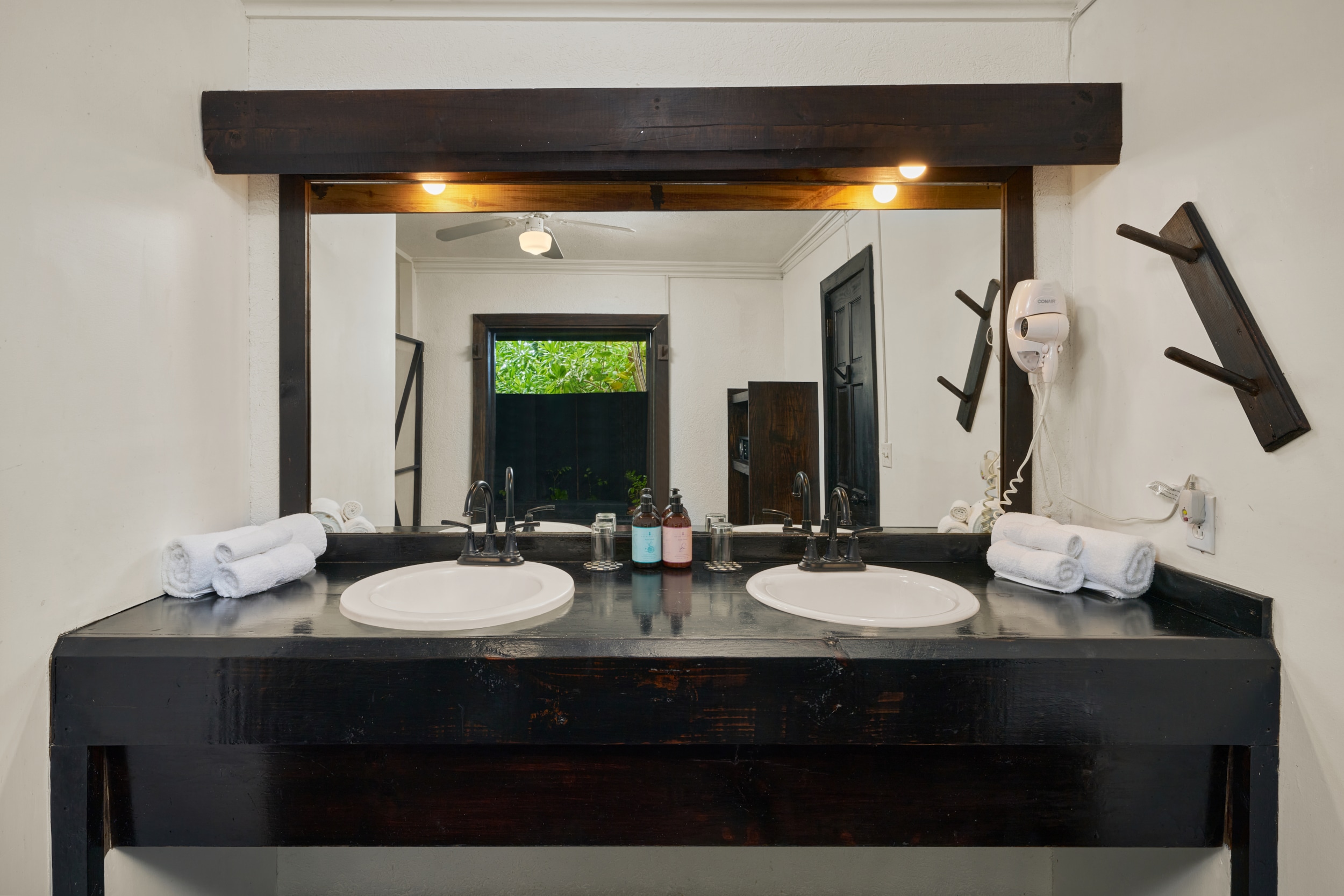 04-Keyonna-Beach-Sunset-Beachfront-Room-Balcony-Bathroom