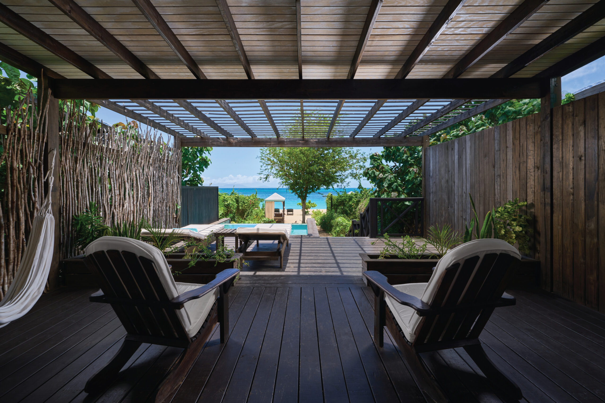 06-Keyonna-Beach-Beachfront-Pool-Sanctuary-Verandah-Signature-LowRes